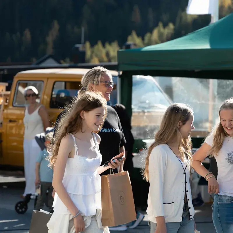 Barn og voksne på Hjembygdafestivalen